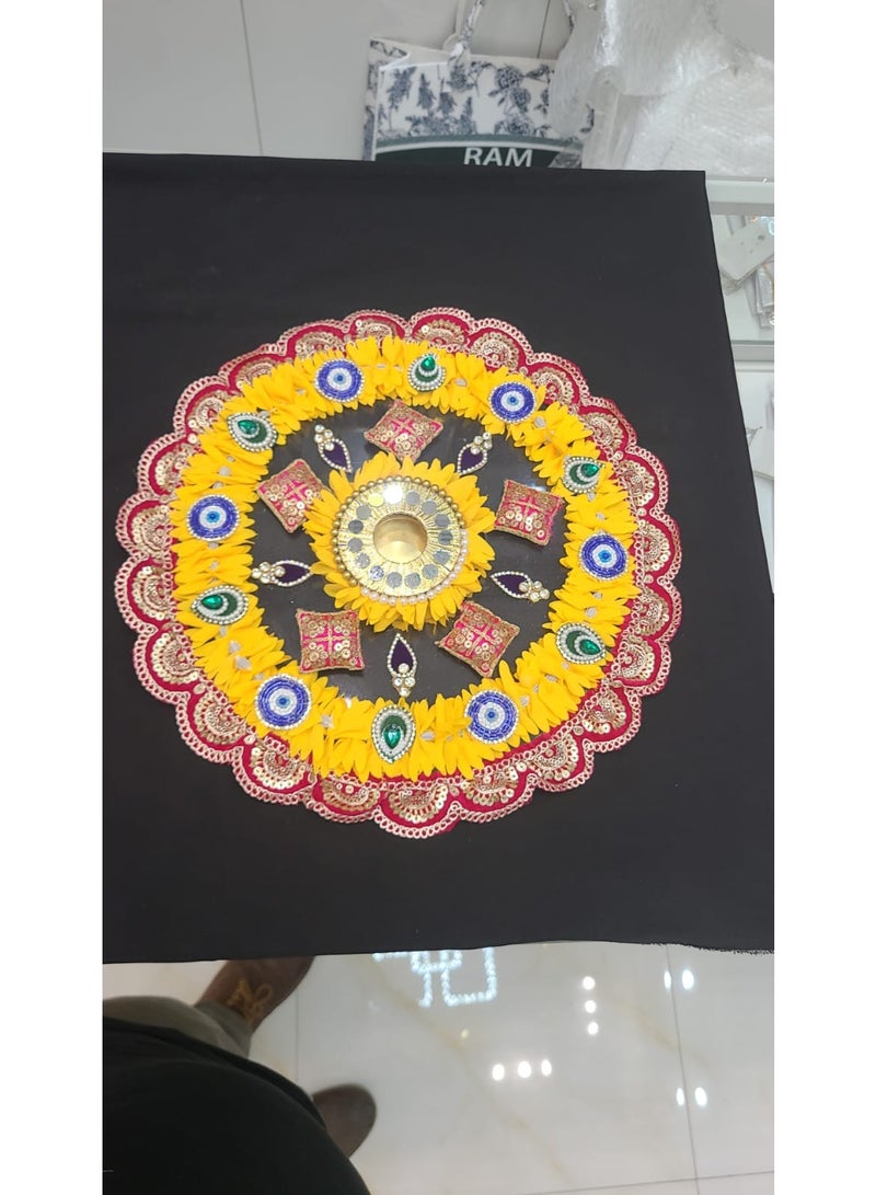 مجوهرات رام طبق رانجولي فاخر مزخرف يدويًا لديكور المنزل | ثالي ديا تقليدي للمهرجانات مع زخارف من المرايا والخرز والأحجار | تصميم رانجولي أنيق باللونين الأصفر والأحمر لديوالي وحفلات الزفاف والصلاة | طبق دائري مزخرف جميل للهدايا والديكور | صناعة يدوية فاخرة من رام جوليري ديكور - Image 2