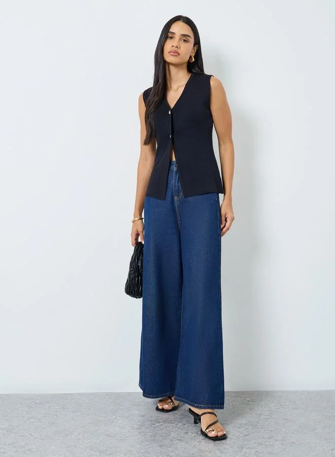 Styli Styli V Neck Sleeveless Ribbed Waistcoat