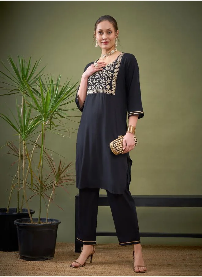 ساسافراس Embroidered Kurta & Pants Set by Styli