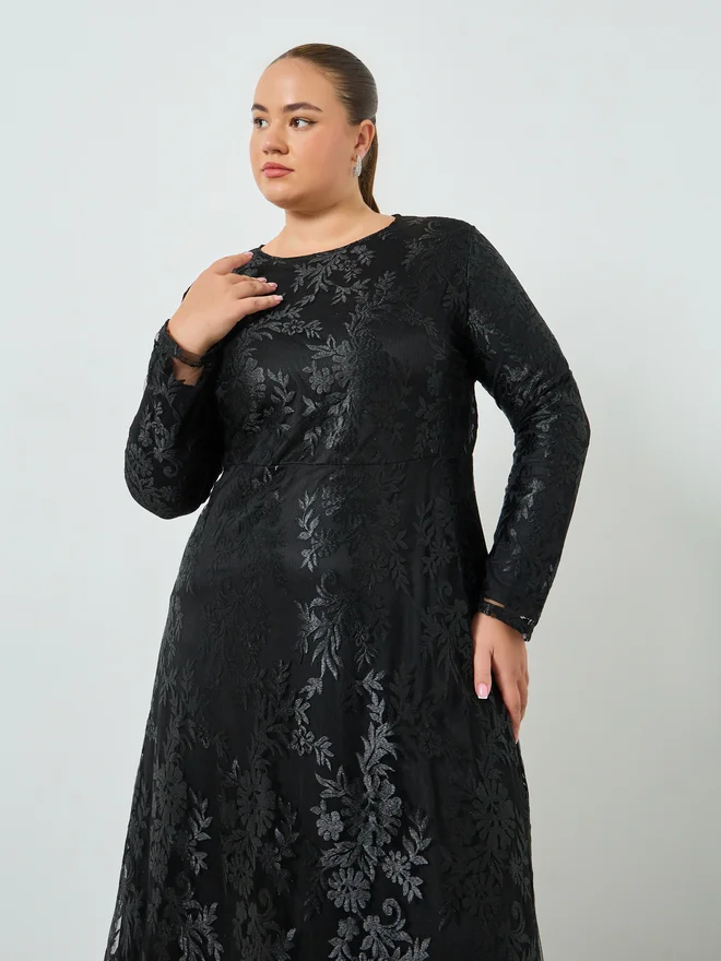 Styli Styli Plus Size Lace Long Sleeves A-Line Maxi Dress