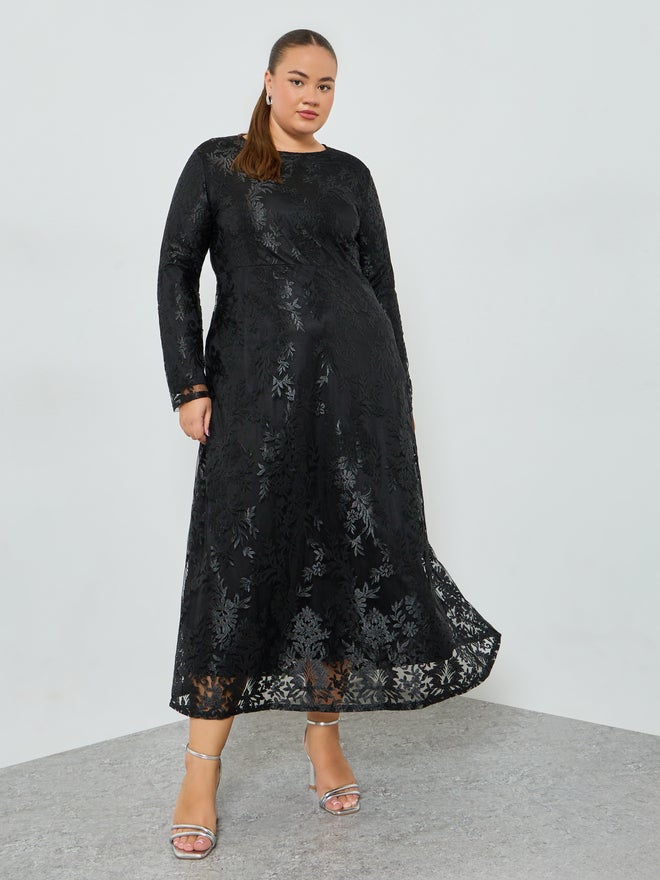 Styli Plus Size Lace Long Sleeves A-Line Maxi Dress - Image 3