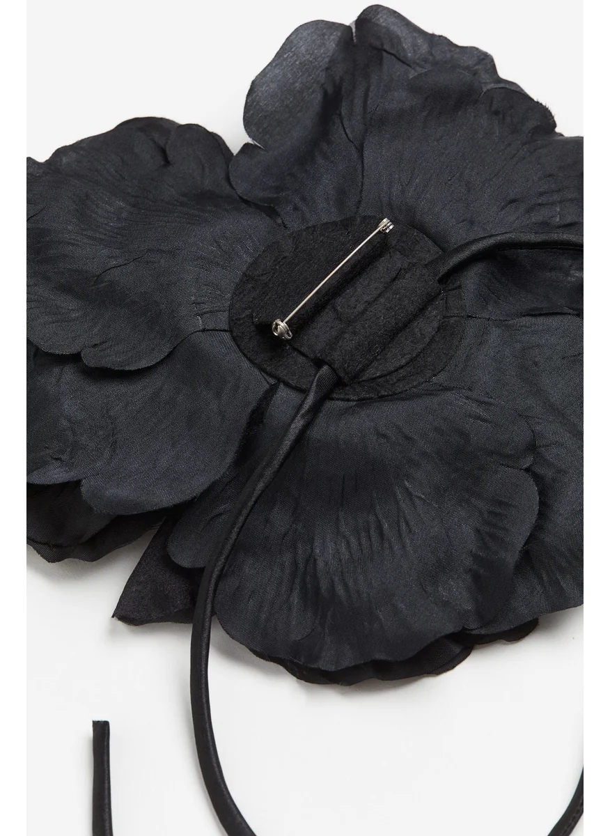 H&M Appliquéd Scarf Necklace