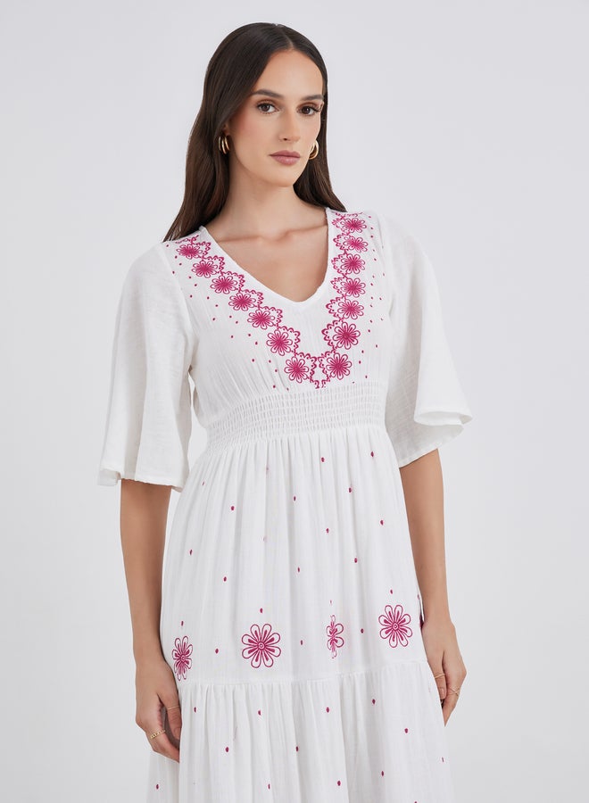 ستايلي فستان ماكسي ستيلى بأكمام الجرس المطرزة وطبقات - Image 3