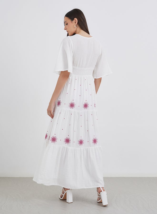 ستايلي فستان ماكسي ستيلى بأكمام الجرس المطرزة وطبقات - Image 5