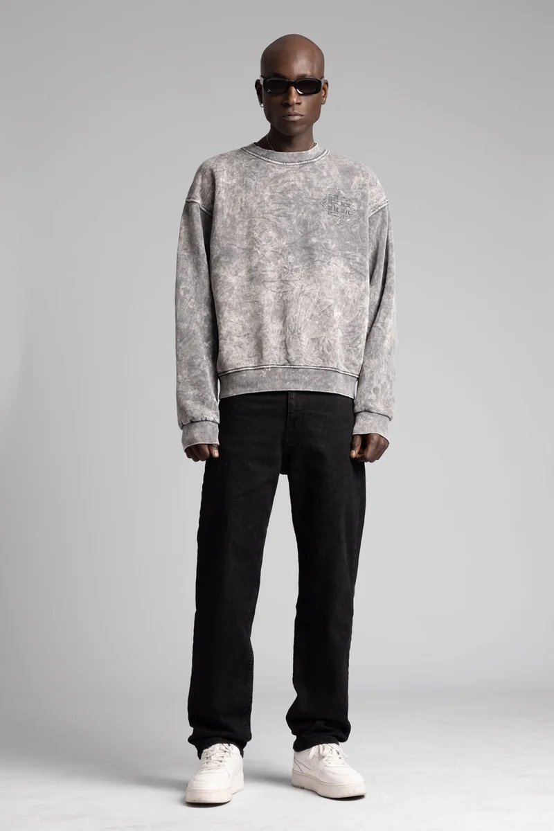 Catch Embroidered Washed Sweatshirt