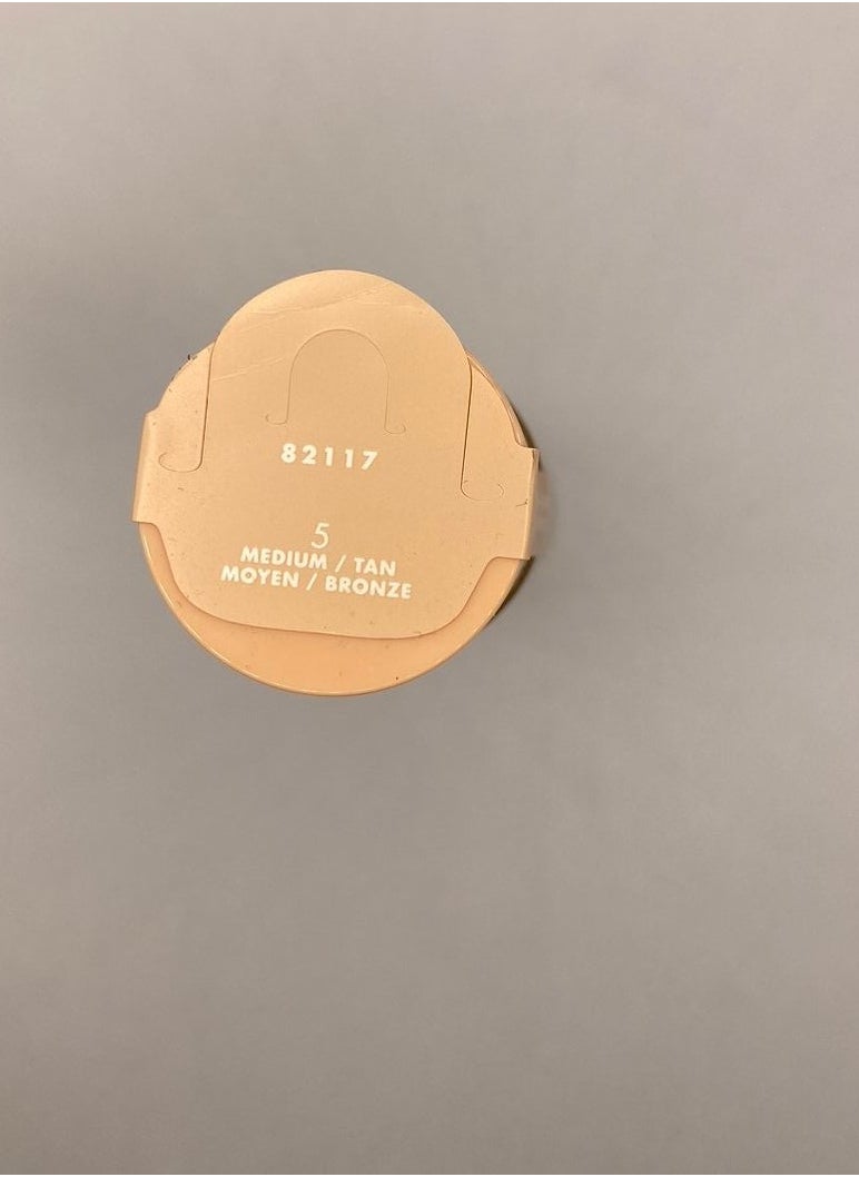 elf - Hello Glow Medium Tan Liquid Filter Foundation 5 - 31.5 ml - Image 1