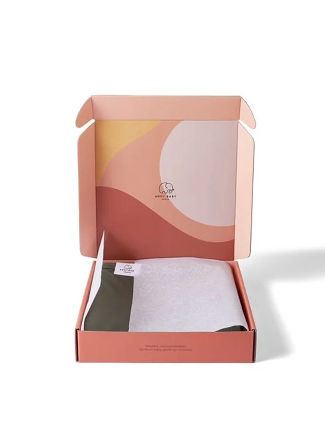 أنفي بيبي Stretchy Bamboo Spandex Swaddle and Hat Green