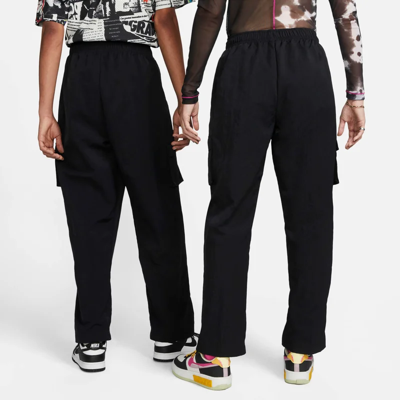 Nike Women's Sportswear Essential High-Rise Cargo Trousers