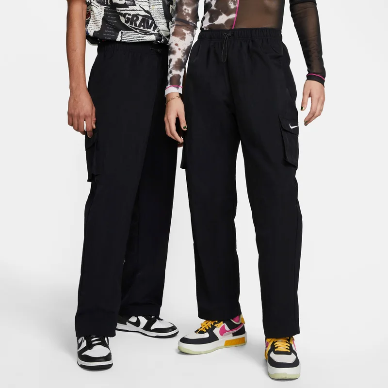 Nike Women's Sportswear Essential High-Rise Cargo Trousers