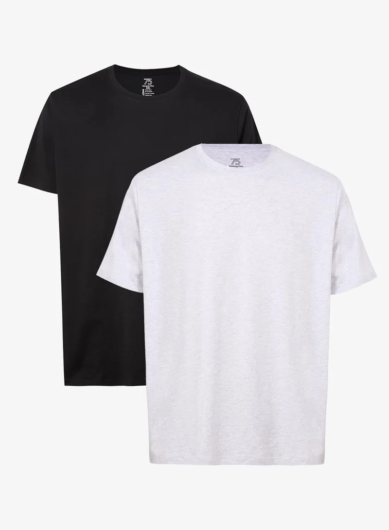 سفنتي فايف بيسيكس عبوة من  تي شيرت مقاس كبير