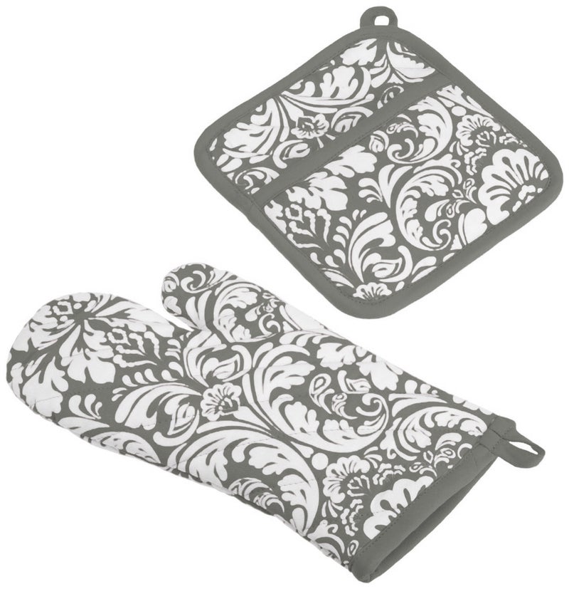 Design Imports طقم قفازات فرن وواقٍ حراري من DII باللون الرمادي بتصميم داماسك - Image 1