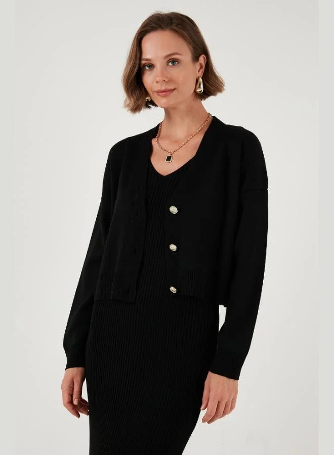 ليلا كارديجان ليلا نسائي محبوك بياقة على شكل حرف  وأزرار مقصوص