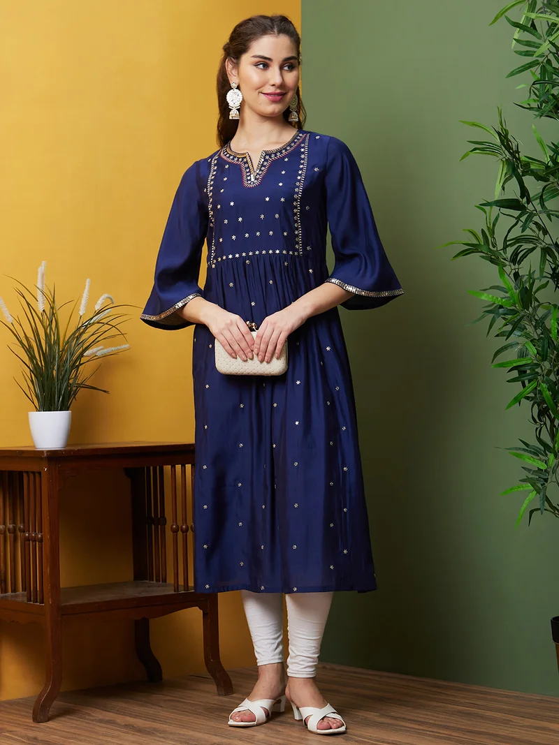 جلو باص جلوبس سنيكرز نسائي مطرز بالزهور والترتر بأكمام واسعة A-Line Kurta
