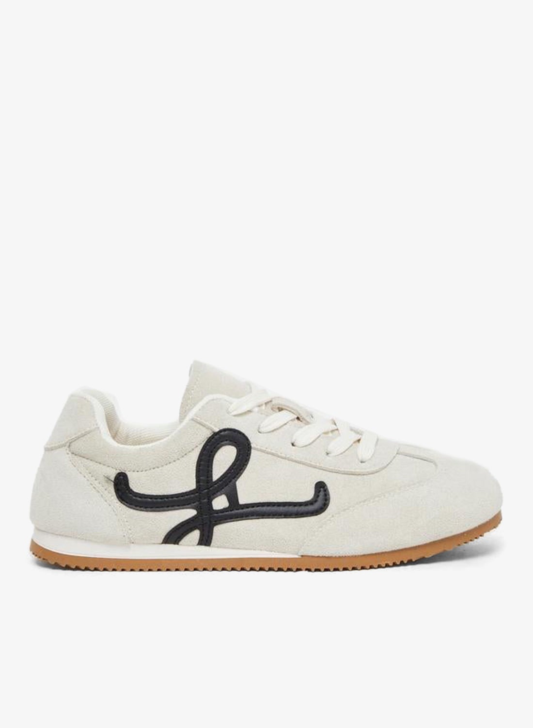 Retro lace up sneaker