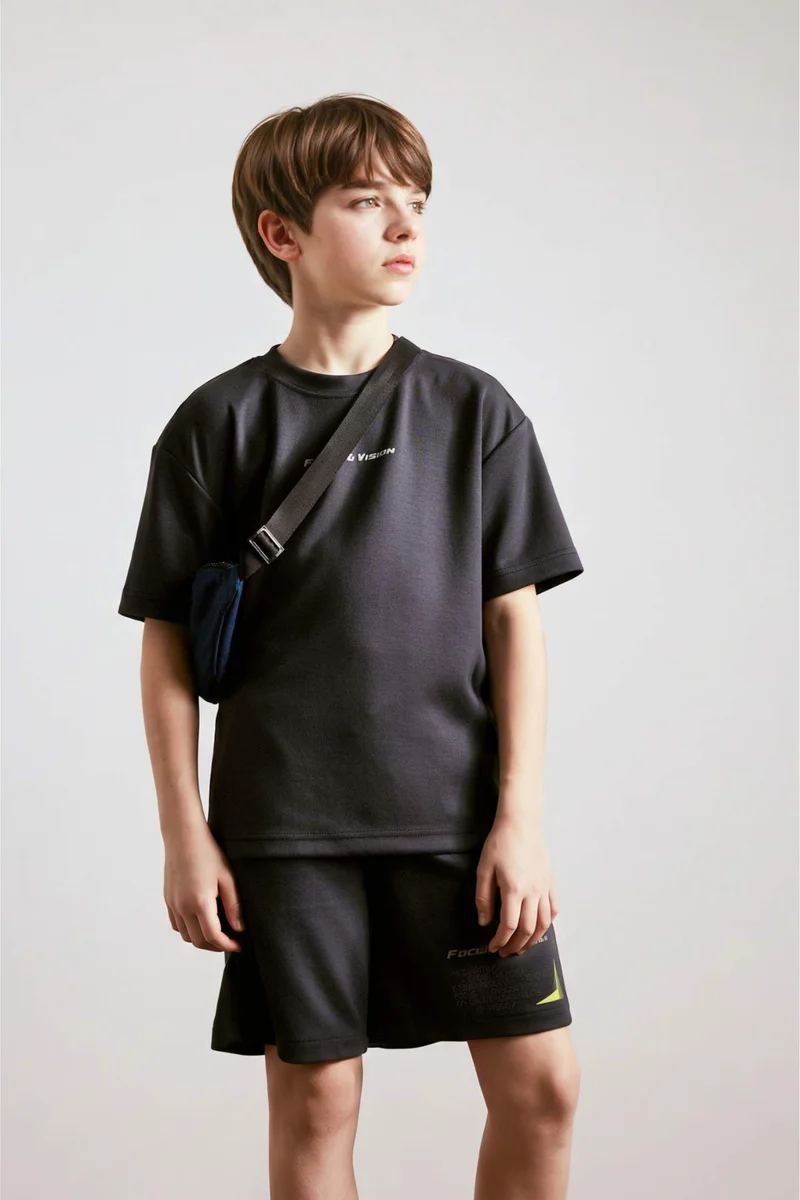 ديفاكتو Boy Oversize Fit Slogan Short Sleeve T-Shirt