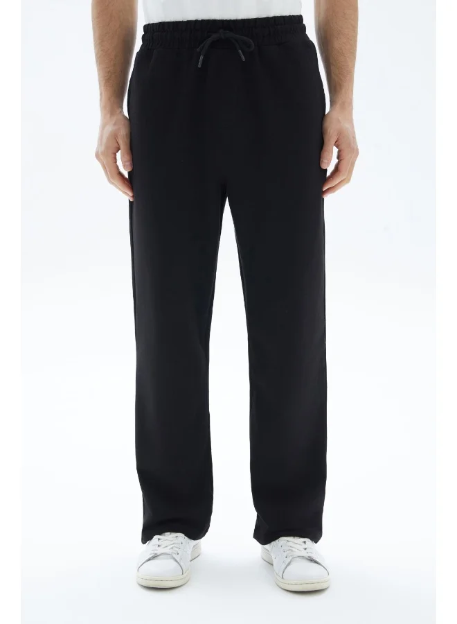 Wecre8 Black Straight Sweatpants