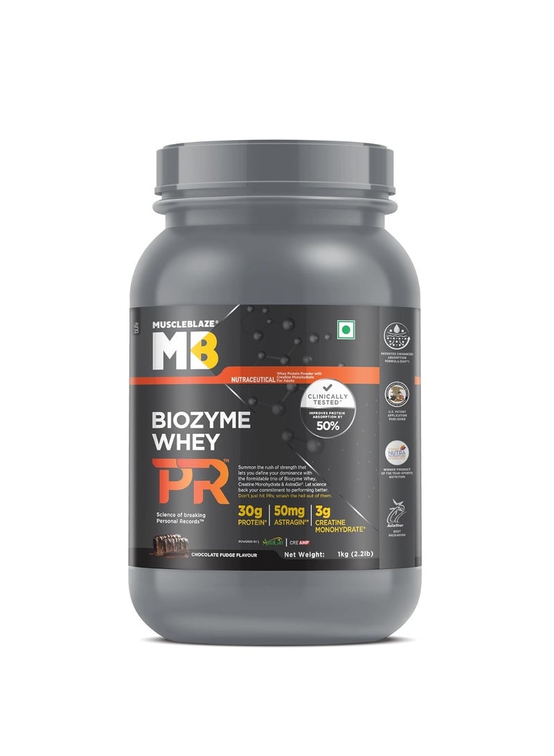 مسل بلايز مسحوق بروتين مصل اللبن MuscleBlaze Biozyme Whey Protein PR - بنكهة "تشوكليت فادج" (Chocolate Fudge) - يحتوي على 30 جم بروتين، و3 جم كرياتين مونوهيدرات، و50 مجم AstraGin (الوزن: 1 كجم / 2.2 رطل) | حاصل على شهادة Trustified Gold - Image 1