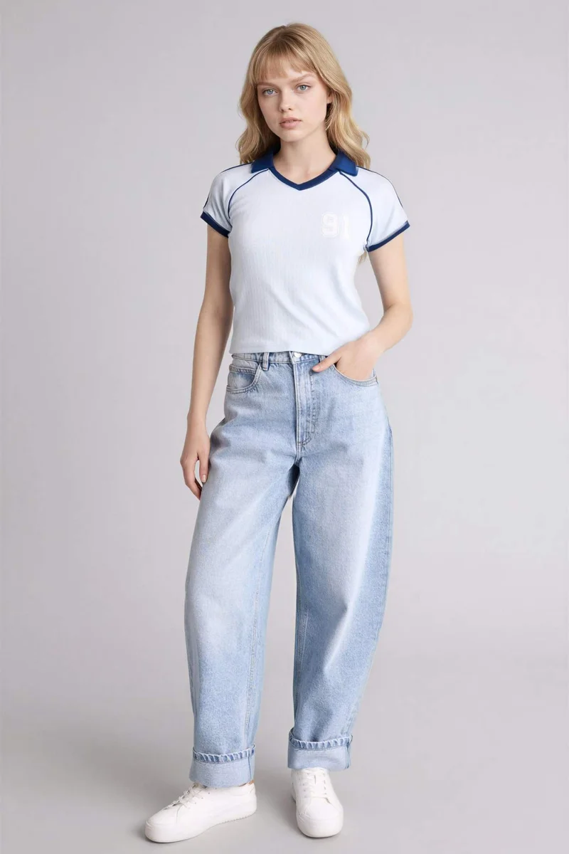 ديفاكتو Fitted Printed Short Sleeve T-Shirt