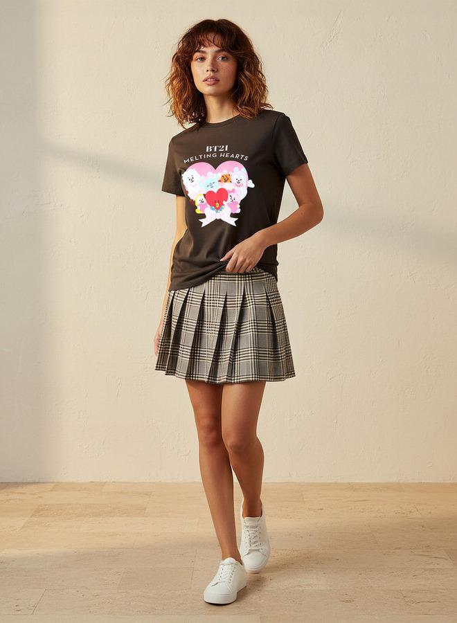 SP Characters T-shirt with BT21 Print - Image 3