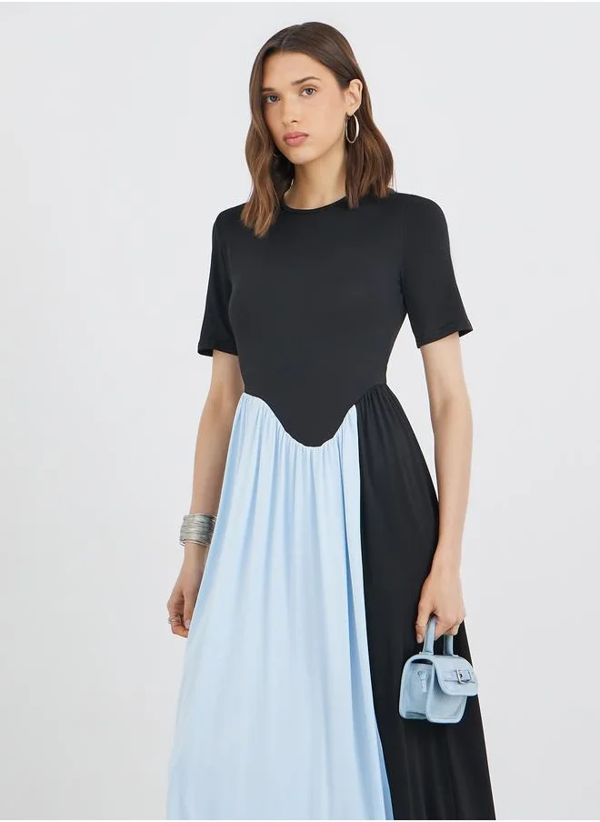 تايك تو Take Two Color Block Short Sleeve Round Neck Maxi Dress