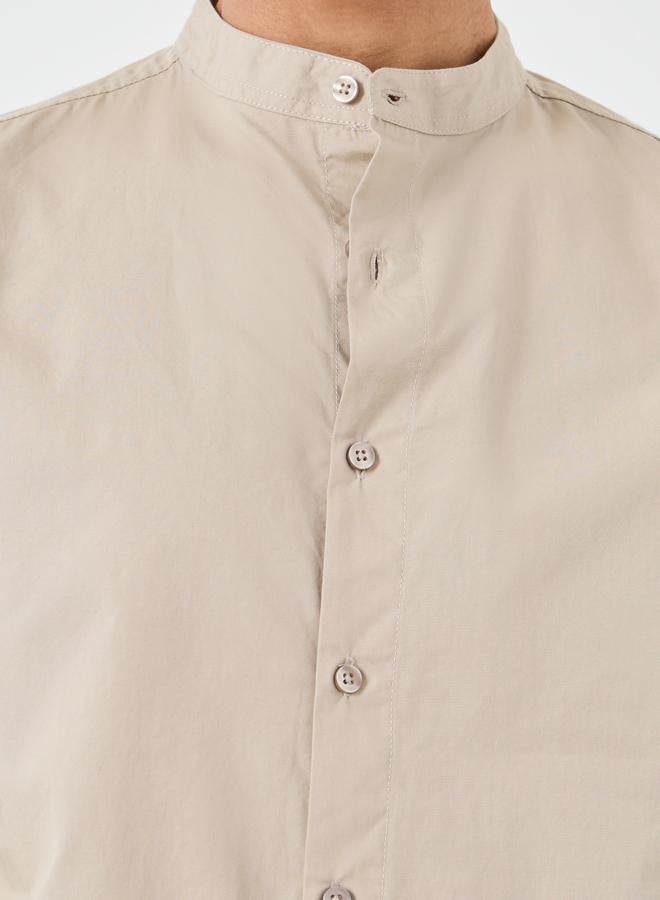 Styli Styli Solid Mandarin Collar Regular Fit Poplin Shirt  - Image 3