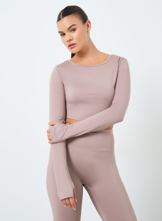 Styli Active Back Twist Peep Detail Crop Top and Leggings Set - Image 2