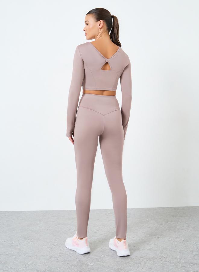 Styli Active Back Twist Peep Detail Crop Top and Leggings Set - Image 4