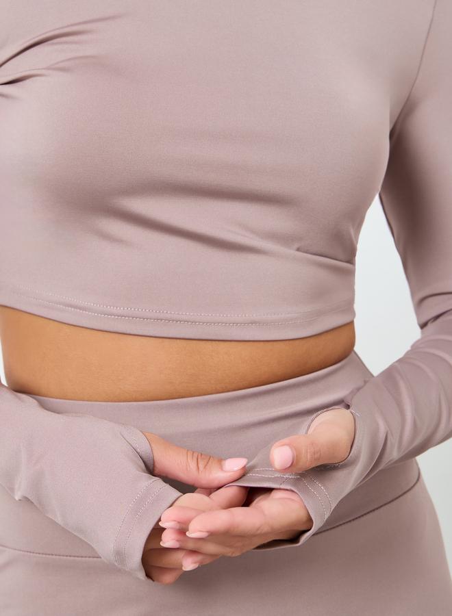 Styli Active Back Twist Peep Detail Crop Top and Leggings Set - Image 3