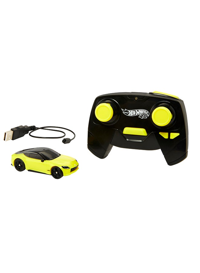 Hot Wheels 1:64 Scale Nissan Z, Battery-Powered RC Car for On- or Off-Track Play - Image 2