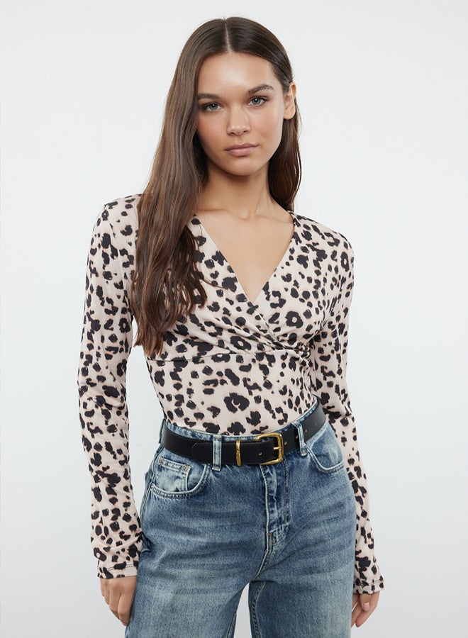 trendyol Brown Leopard Patterned Double Breasted Closure Fitted Stretchy Knitted Bodysuit TWOAW25BD00004 - Image 1