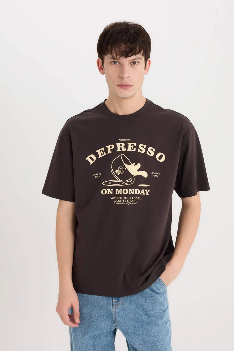 ديفاكتو Boxy Fit Crew Neck Short Sleeve T-Shirt