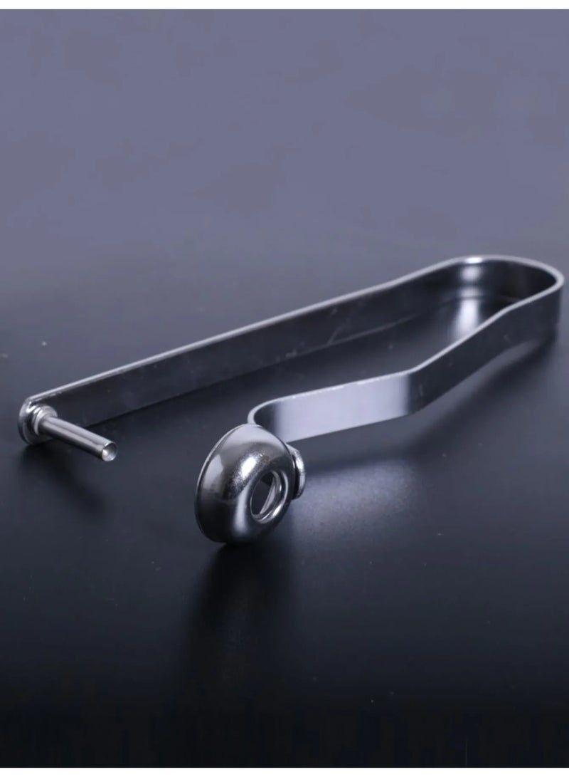 اداة ازالة نوى التمر مصنوعه من الفولاذ المقاوم للصدأ مصمم بمقبض مريح مثالي لتحضير التمر المحشي والحلويات ووجبات رمضان. - Image 3