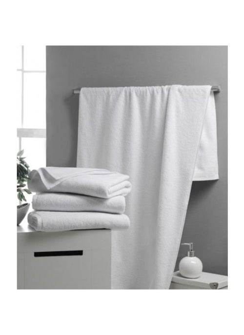 White Bath Towel - pzsku/Z141303080783083CB66EZ/45/_/1725352742/72002093-9bc3-4a6a-b706-5461047b1306