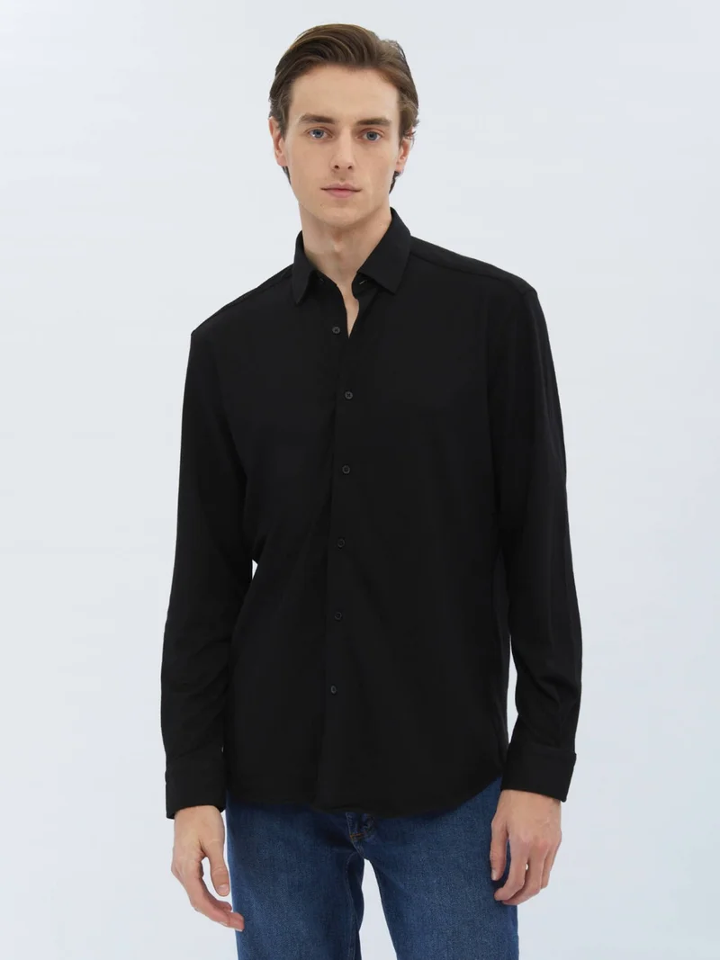 Kip Black Regular Fit Casual Cotton Blend Shirt