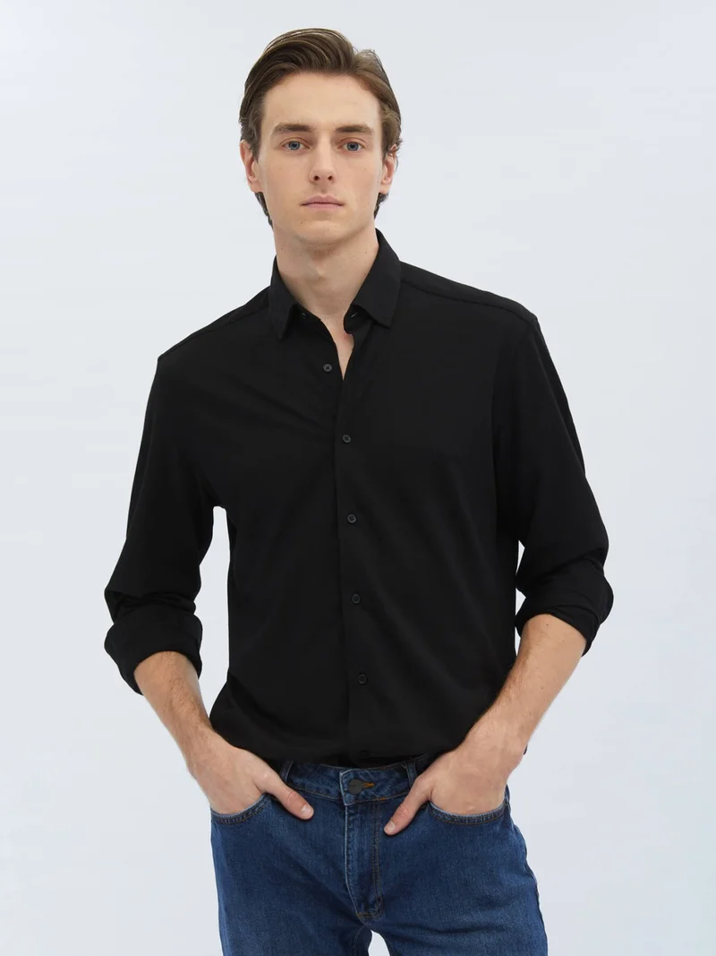 Kip Black Regular Fit Casual Cotton Blend Shirt