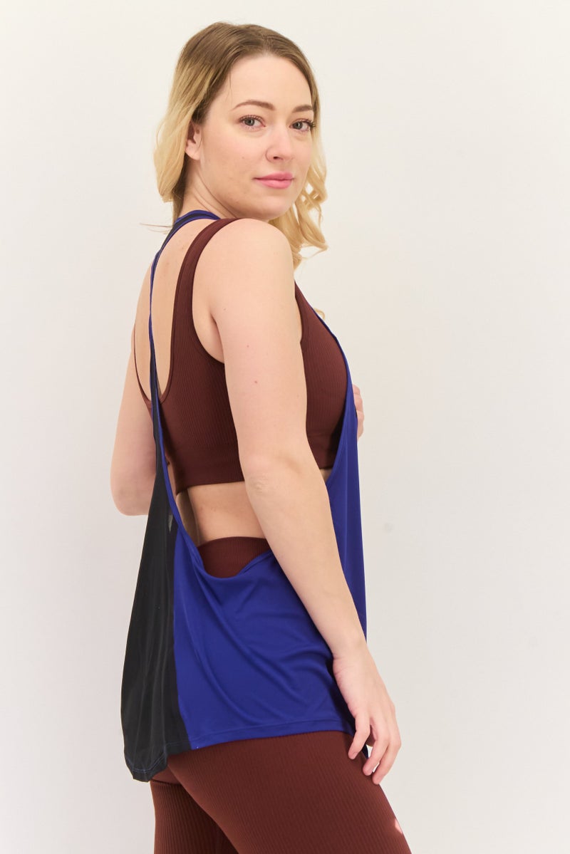 Nike تي شيرت تدريب بلا أكمام للنساء، أزرق/أسود - Image 2