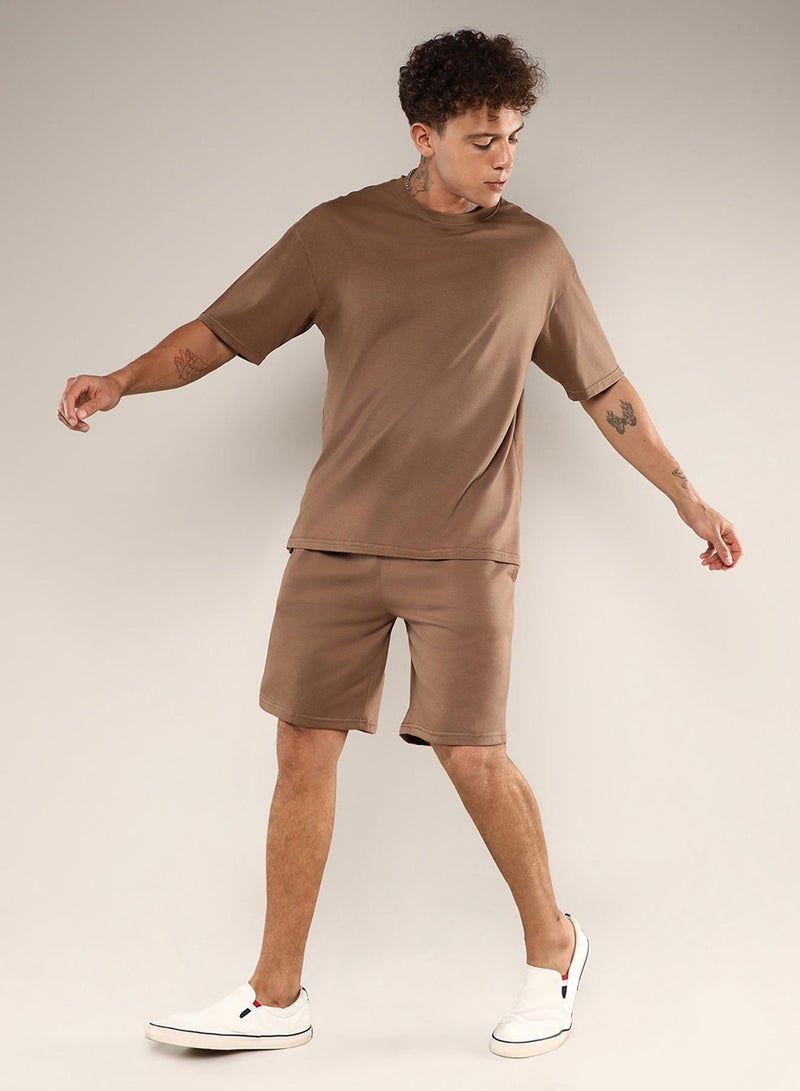 Campus Sutra Men's Ash Brown Solid Oversized Co-Ord Set - Image 3