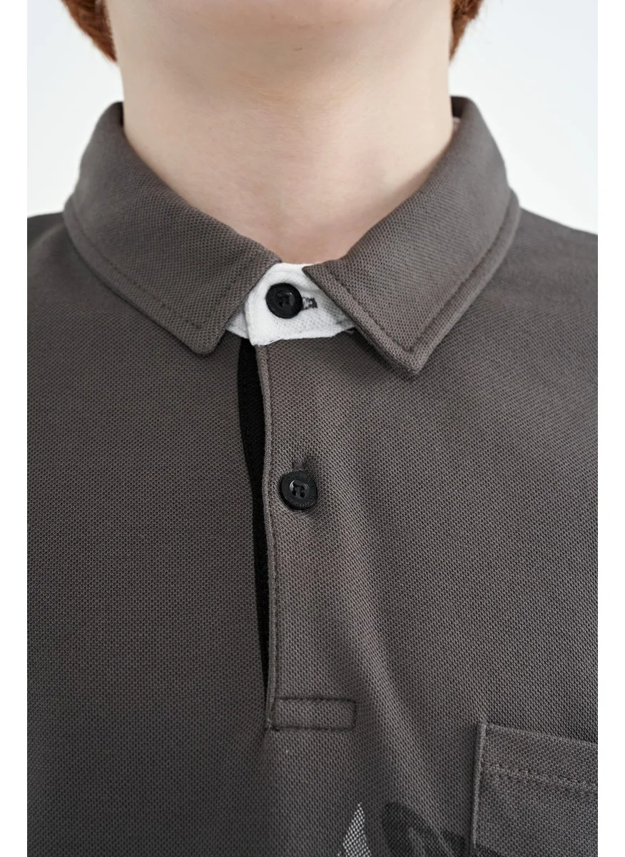 تومي لايف Dark Gray Front Pocket Detailed Printed Standard Size Polo Collar Boy's T-Shirt - 11102