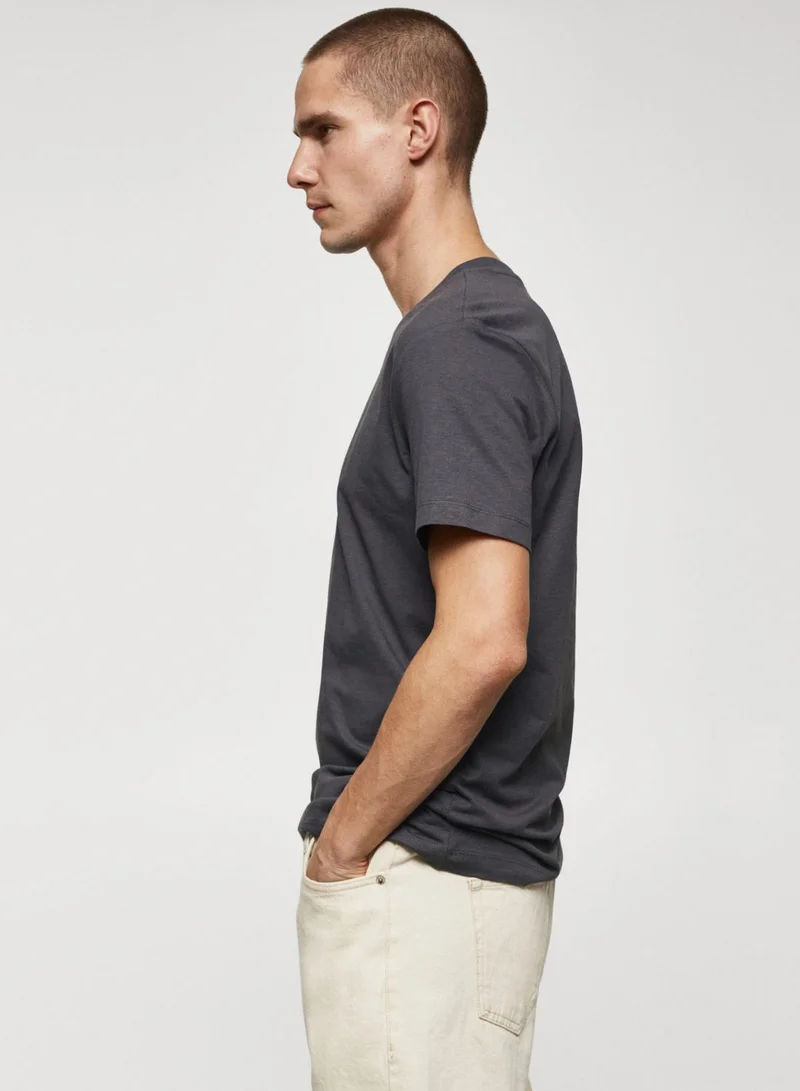Mango Man Essential V-Neck T-Shirt