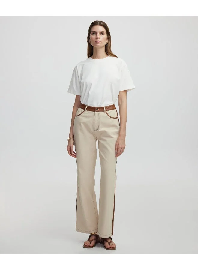 ابيكول بنطال بقصة كلاسيكية