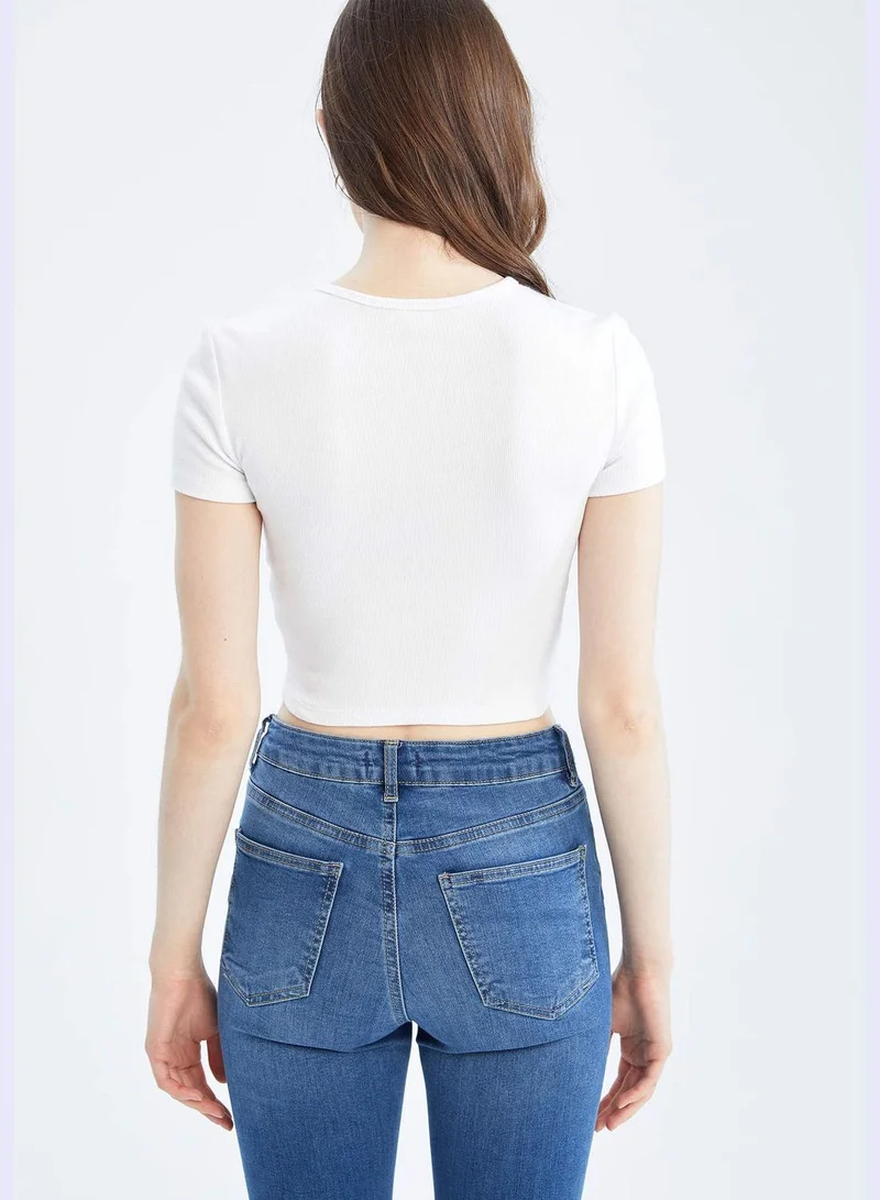 ديفاكتو Slim Fit Short Sleeve Cut Out Crop Top