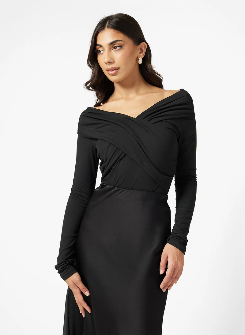 ايلا Off Shoulder Ruched Top