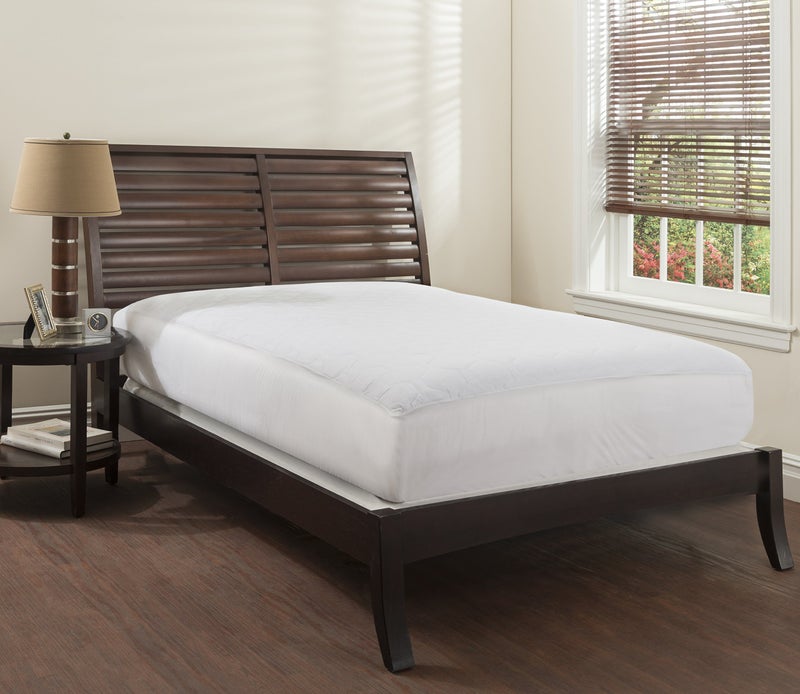 Mastertex Microfiber Fitted Mattress Pad Quilted Hypoallergenic and Breathable Stretches to 18 Inches 78x80 King White