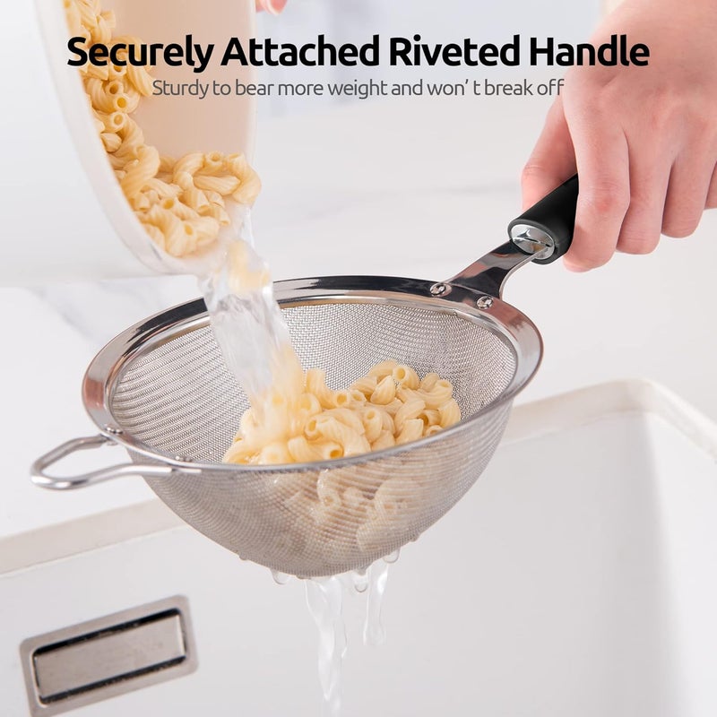 UTaste مصفاة شبكية من الفولاذ المقاوم للصدأ 18/8: مصفاة دقيقة بقطر 5.5 بوصة مع مقبض سيليكون متين ومربوط وفتحات شبكية 30 لتصفية الدقيق والمعكرونة والفواكه والكينوا (أسود) - Image 5