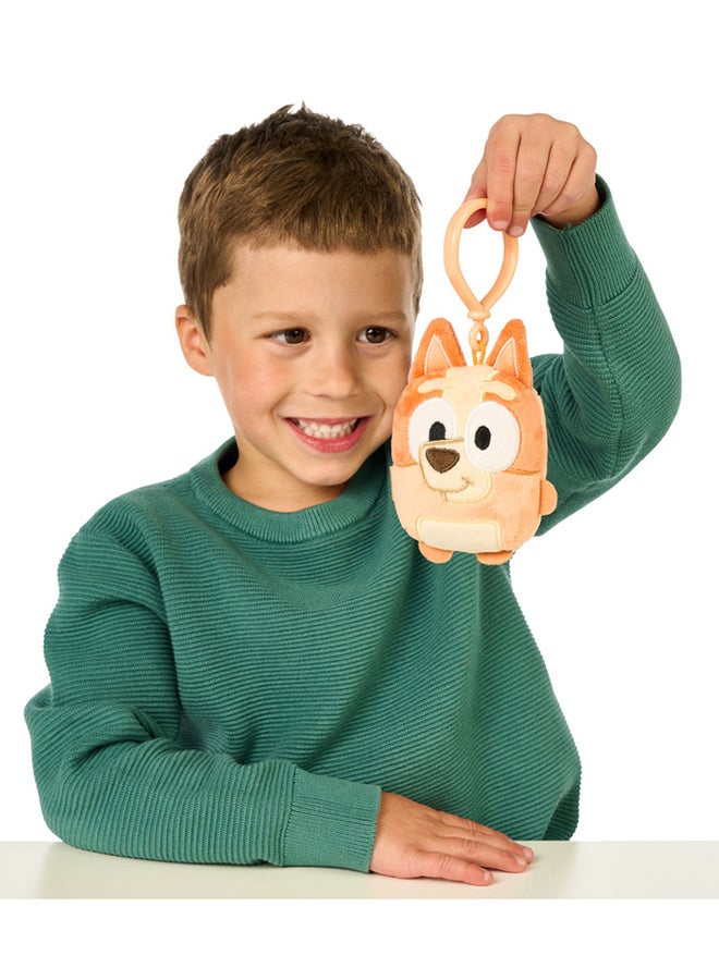 BLUEY دمى صغيرة من بونغو، دمى محشوة بطول 4.75 بوصة مع مشبك، مثالية للتعليق على الحقائب والحقائب المدرسية، للأعمار 3 سنوات فما فوق بونغو - Image 4