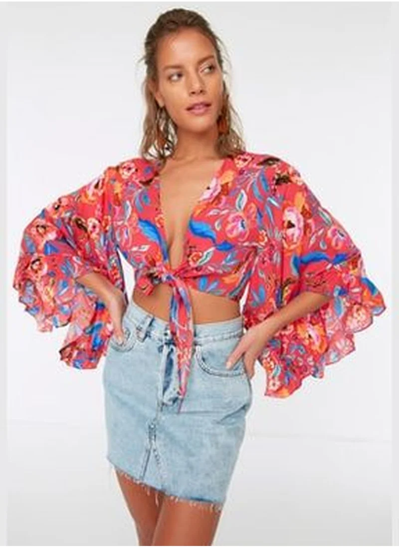 trendyol Red Floral Pattern Crop Woven Flounce Blouse TBESS19BB0095
