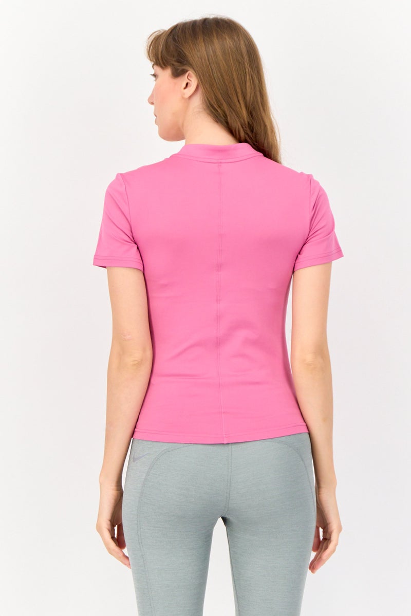 Nike تي شيرت تدريب قصير الأكمام للنساء، وردي - Image 2