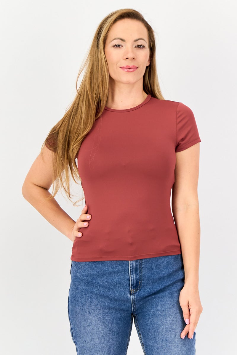 bebe تي شيرت نسائي بأكمام قصيرة وياقة دائرية، أحمر الكرز - Image 1