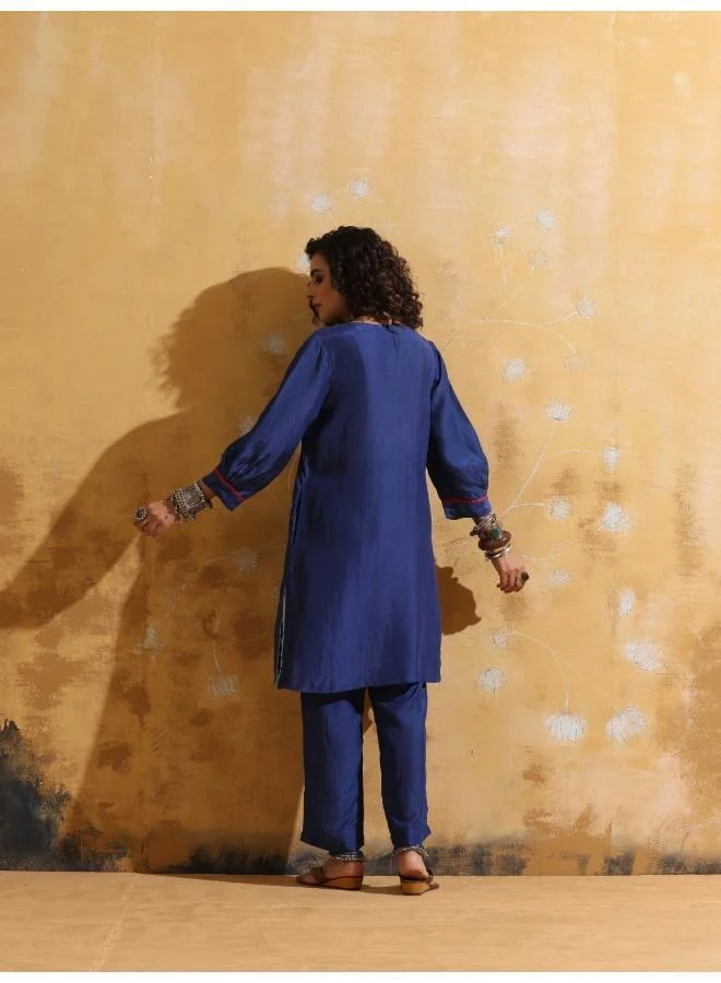 ترو برونز طقم كوردي من حرير الموسلين أزرق من