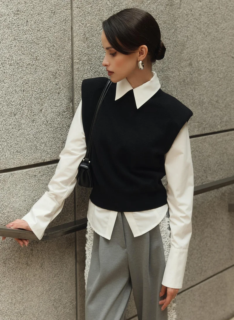 Lichi Knitted top with emphasised shoulders